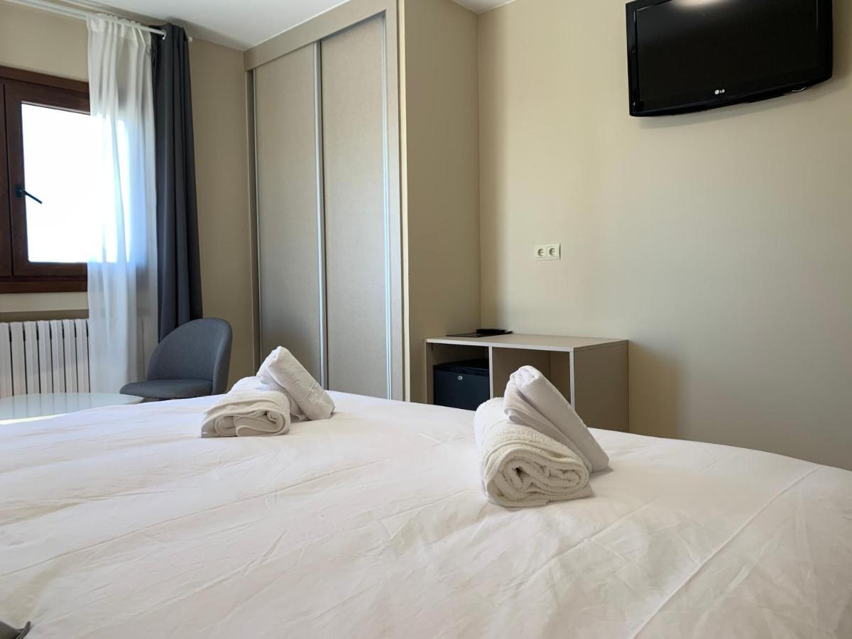 Hotel El Cobertizo Plasencia del Monte Zewnętrze zdjęcie