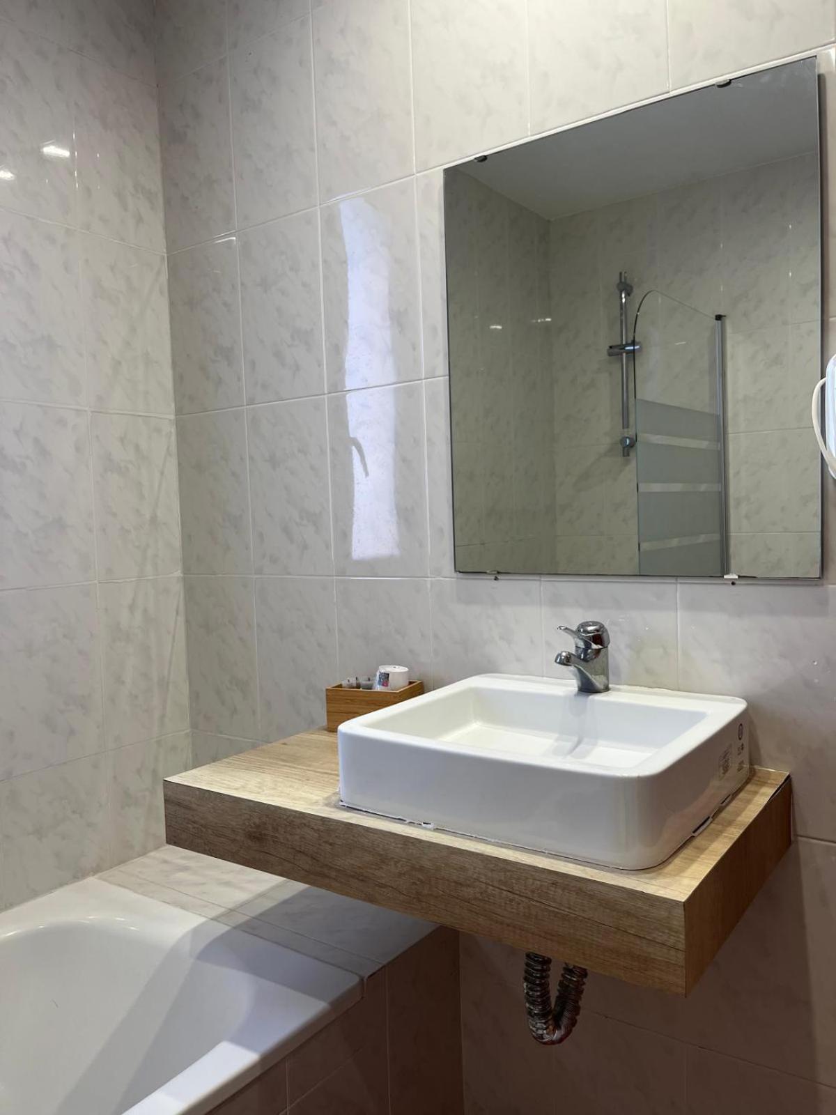 Hotel El Cobertizo Plasencia del Monte Zewnętrze zdjęcie