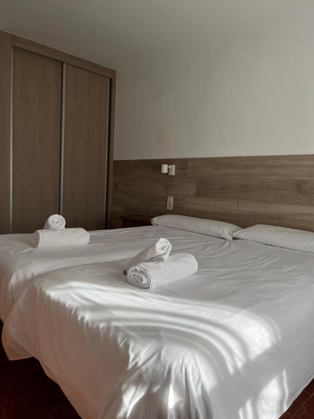 Hotel El Cobertizo Plasencia del Monte Zewnętrze zdjęcie