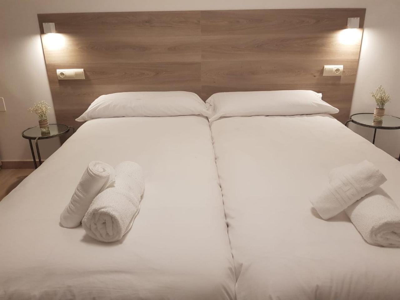 Hotel El Cobertizo Plasencia del Monte Zewnętrze zdjęcie