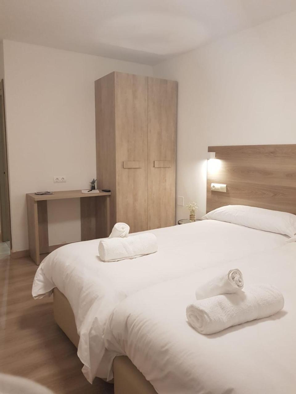 Hotel El Cobertizo Plasencia del Monte Zewnętrze zdjęcie